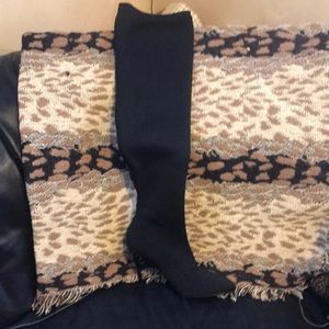 Over the knee stretch boot black